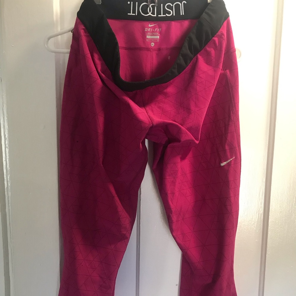 NIKE pink athletic Capri